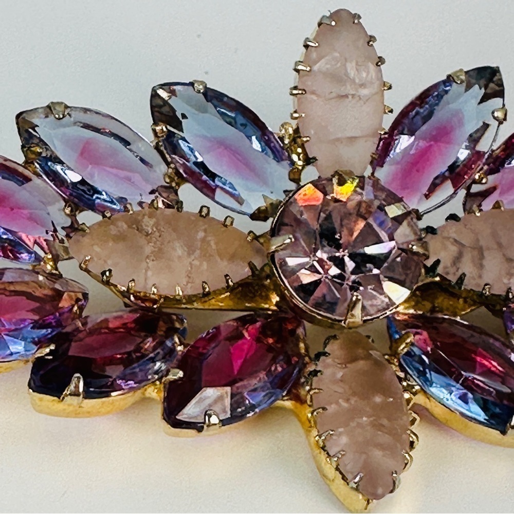 Vintage 1950s Brooch & Clip Earrings Set Amethyst & Frosted Rhinestone Marquise - Picture 2 of 15